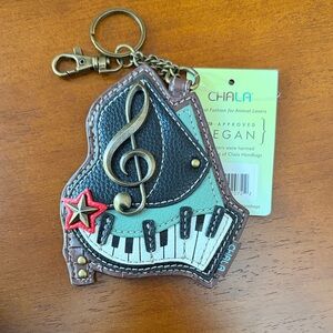 Chala Mint Black Piano Key Treble Clef Keychain - change purse with Red Star